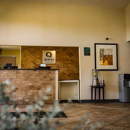 Quality Inn Airport Colorado Springs Exterior foto
