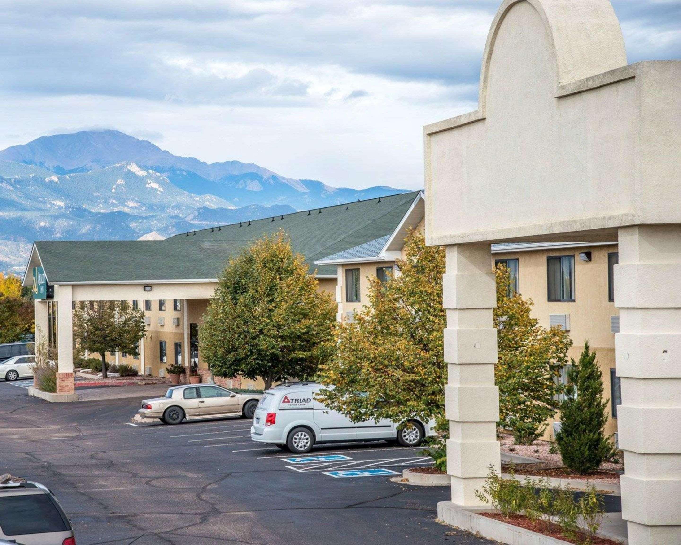Quality Inn Airport Colorado Springs Exterior foto