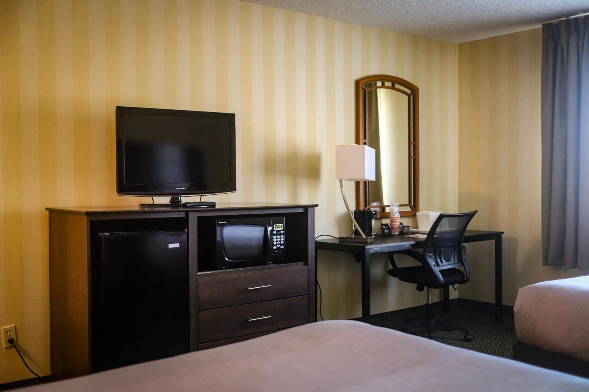 Quality Inn Airport Colorado Springs Exterior foto