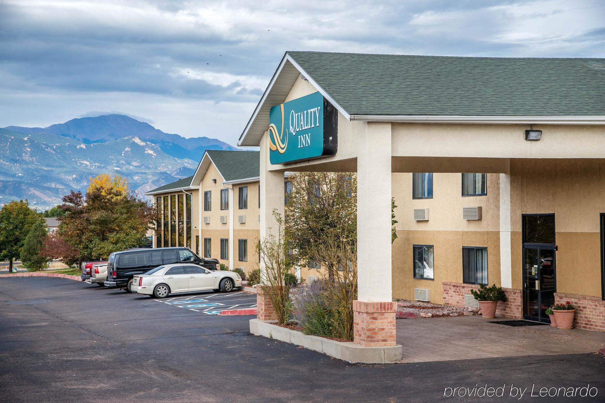 Quality Inn Airport Colorado Springs Exterior foto