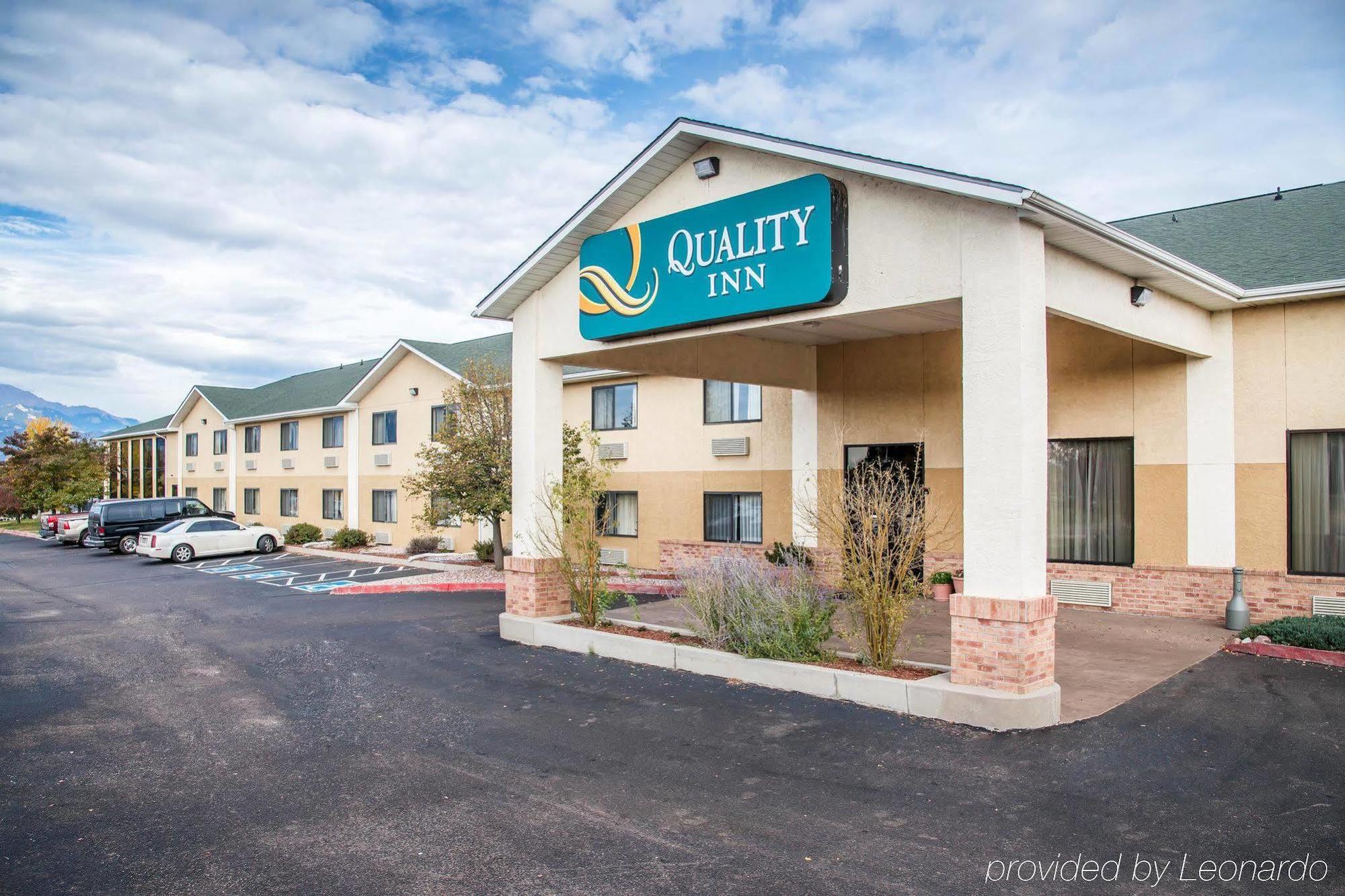 Quality Inn Airport Colorado Springs Exterior foto