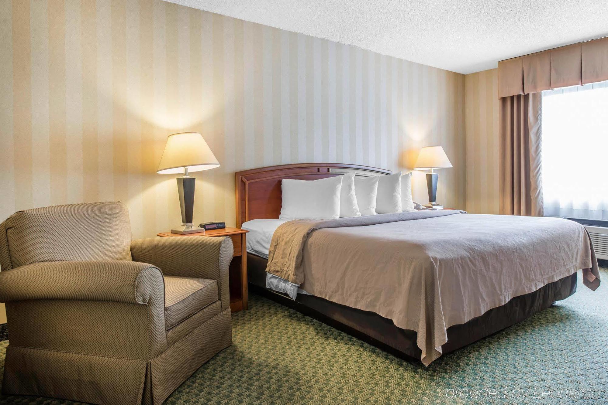 Quality Inn Airport Colorado Springs Exterior foto