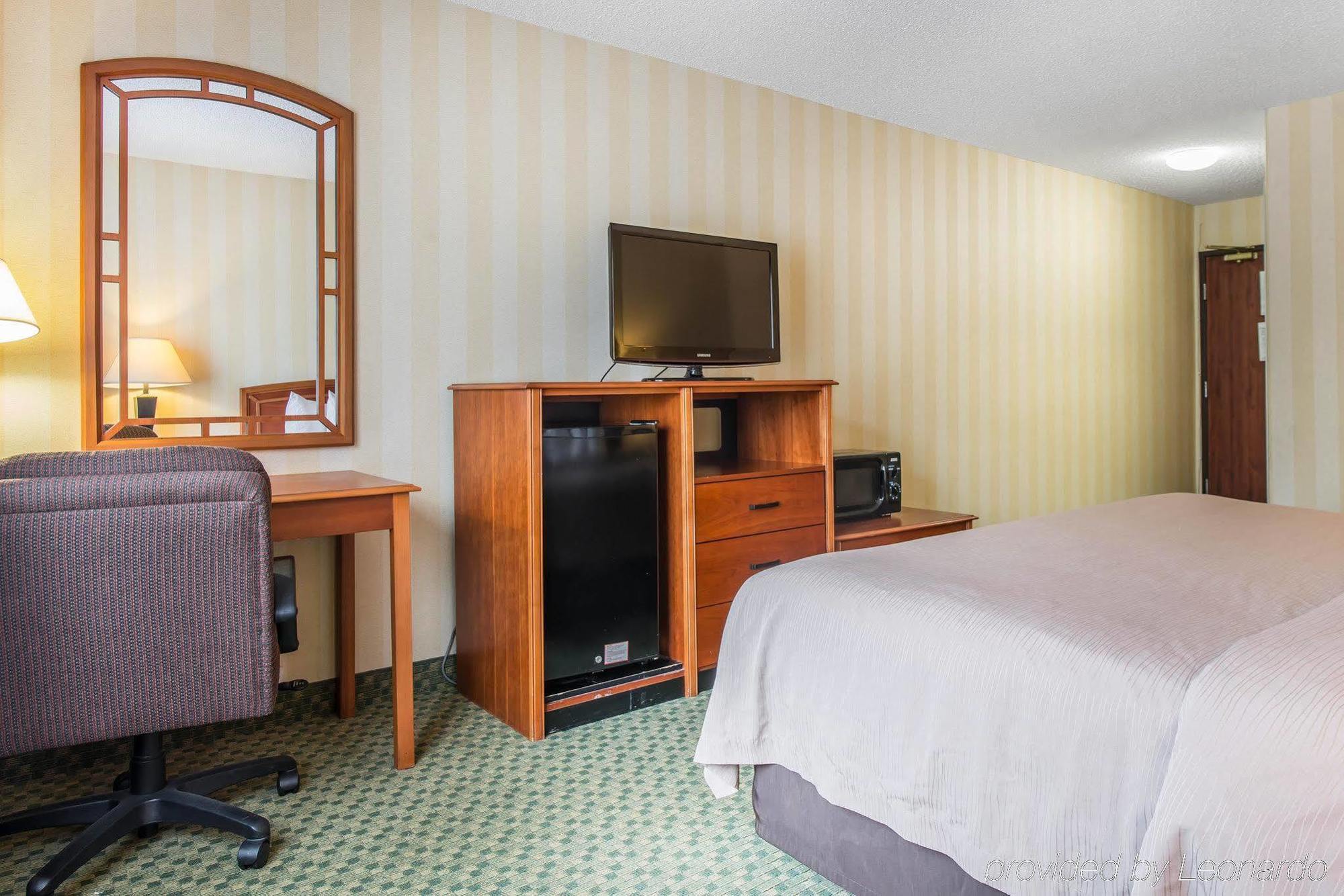 Quality Inn Airport Colorado Springs Exterior foto